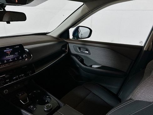 Used 2022 Nissan Rogue SV image 22