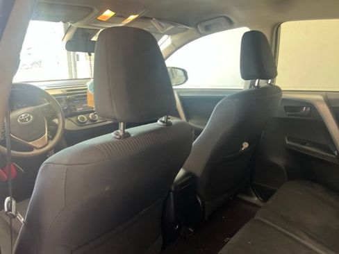 Used 2017 Toyota RAV4 LE FWD image 12