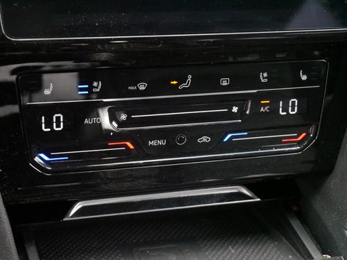 Used 2023 Volkswagen Arteon SEL Premium AWD/4WD image 22