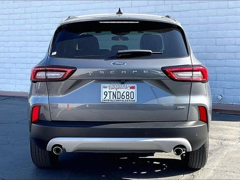 Used 2025 Ford Escape SE FWD image 3