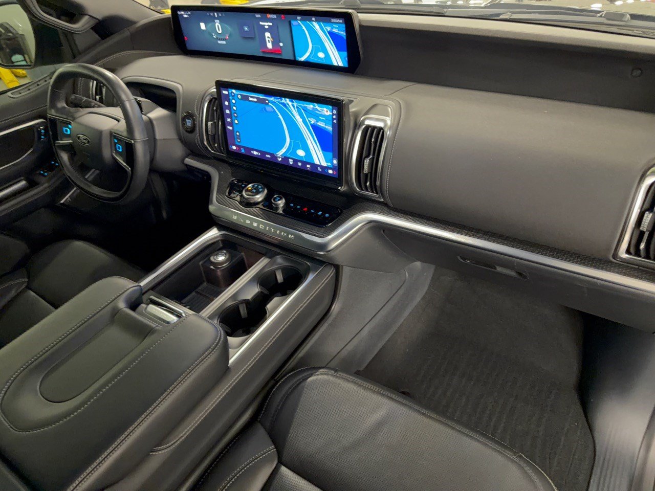 Used 2025 Ford Expedition Max Platinum w/ Stealth Appearance Package AWD/4WD image 31