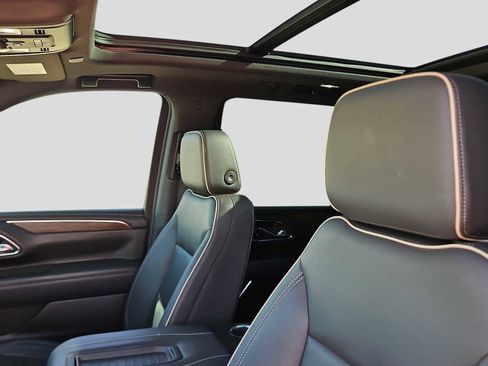 Used 2023 Chevrolet Tahoe Premier w/ Premium Package image 15