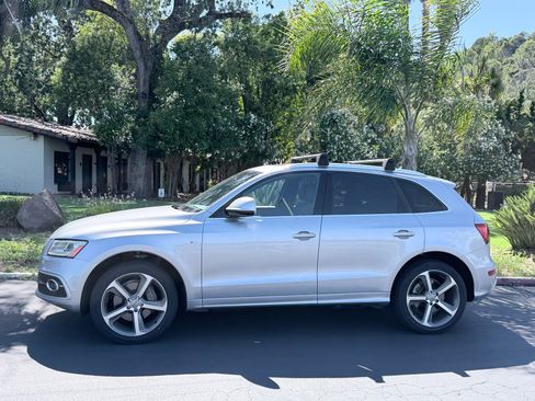 Used 2016 Audi Q5 3.0T Premium Plus w/ Technology Package AWD/4WD image 2