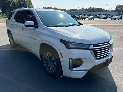 Used 2023 Chevrolet Traverse Premier AWD/4WD image 7