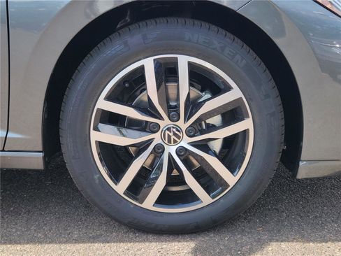 New 2025 Volkswagen Jetta SE image 15