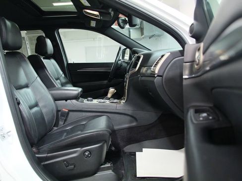Used 2017 Jeep Grand Cherokee Limited AWD/4WD image 21