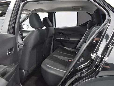 Used 2020 Nissan Kicks SV FWD image 30