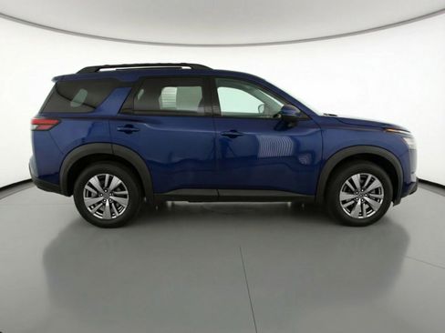 Used 2025 Nissan Pathfinder SV AWD/4WD image 11