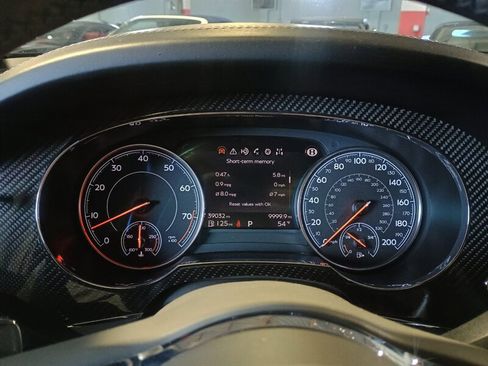 Used 2019 Bentley Bentayga AWD/4WD image 18