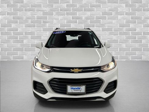 Used 2019 Chevrolet Trax LT w/ LT Convenience Package image 8