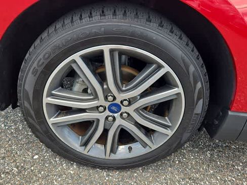 Used 2020 Ford Edge Titanium FWD image 13