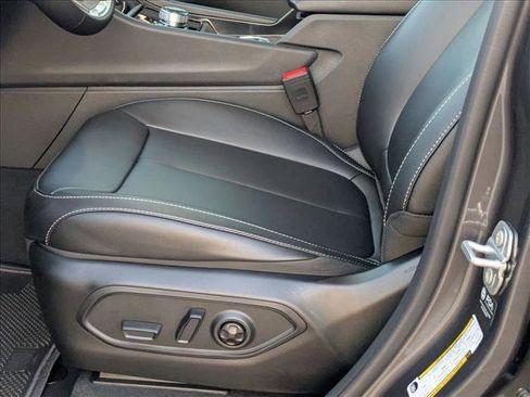 New 2025 Jeep Grand Cherokee L Limited w/ Black Appearance Package image 4