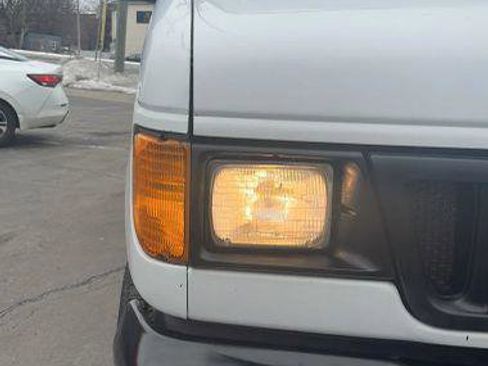 Used 2006 Ford E-350 and Econoline 350 Super Duty image 8