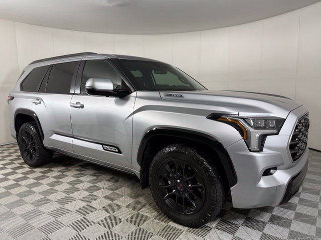 Used 2024 Toyota Sequoia Platinum AWD/4WD image 10