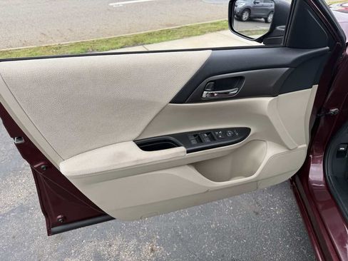 Used 2013 Honda Accord LX image 10