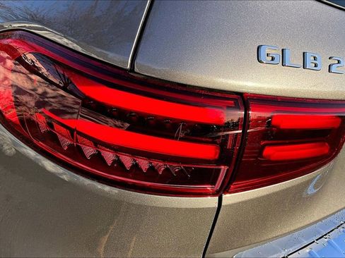 Used 2026 Mercedes-Benz GLB 250 4MATIC image 32