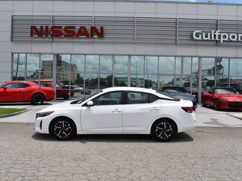 Used 2024 Nissan Sentra SV FWD image 3