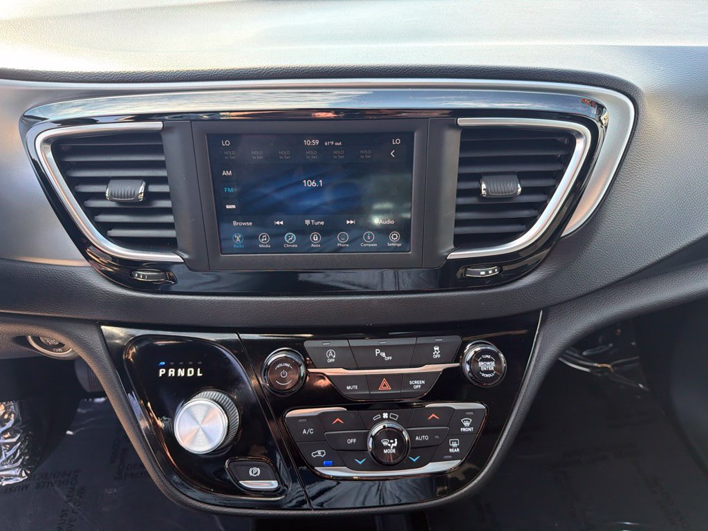 Used 2019 Chrysler Pacifica Touring Plus w/ S Appearance Package FWD image 22