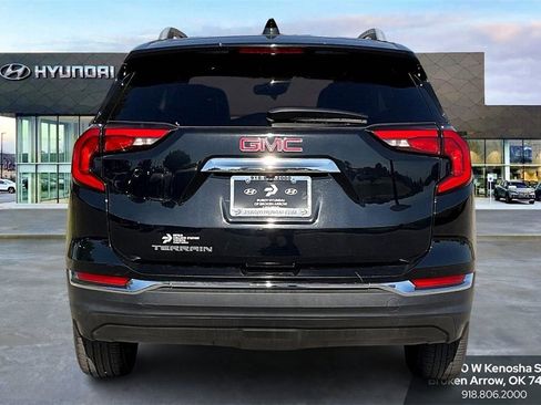 Used 2021 GMC Terrain SLT image 4