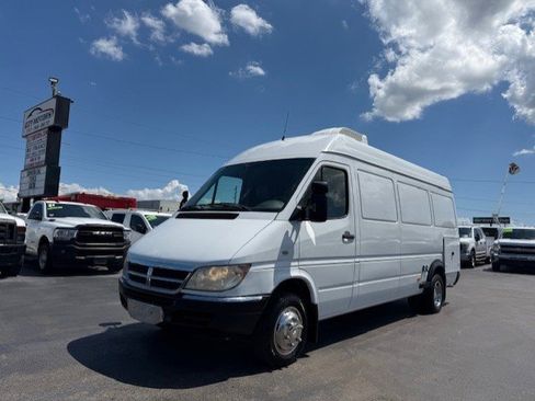 Used 2005 Dodge Sprinter 3500 w/ PWR Convenience Group image 2