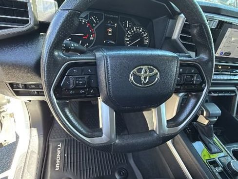 Used 2022 Toyota Tundra SR5 w/ SR5 Convenience Package AWD/4WD image 18