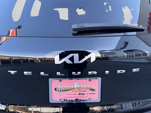 Used 2022 Kia Telluride LX image 27
