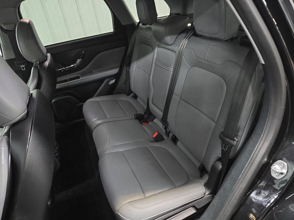 Used 2021 Lincoln Corsair AWD w/ Premium Package image 32