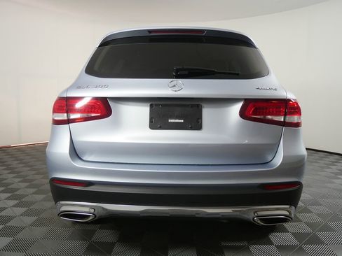 Used 2017 Mercedes-Benz GLC 300 4MATIC image 4
