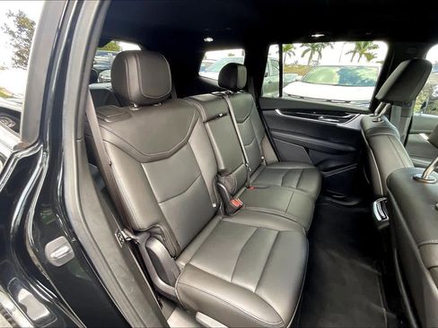 Used 2022 Cadillac XT6 Premium Luxury w/ Technology Package FWD image 26