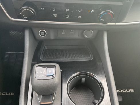 Used 2022 Nissan Rogue S image 19