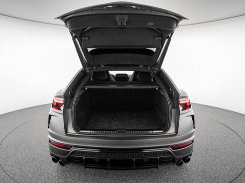 Used 2022 Lamborghini Urus AWD/4WD image 40