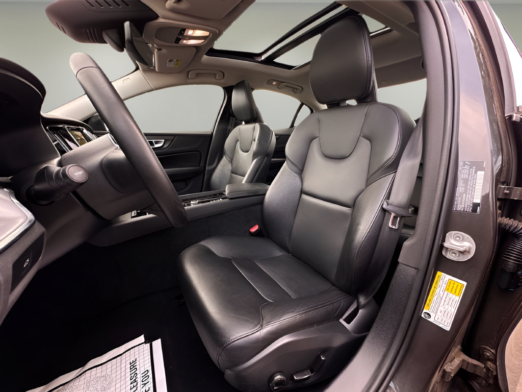 Used 2025 Volvo S60 B5 Core FWD image 6