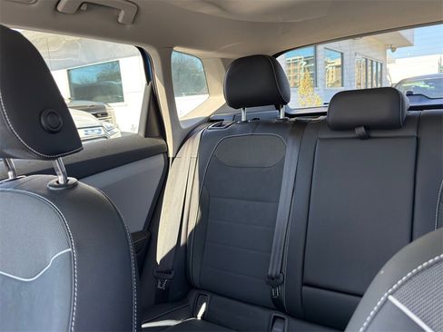 Used 2024 Volkswagen Taos SE image 22