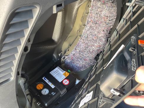 Used 2026 Chrysler Pacifica Select image 11