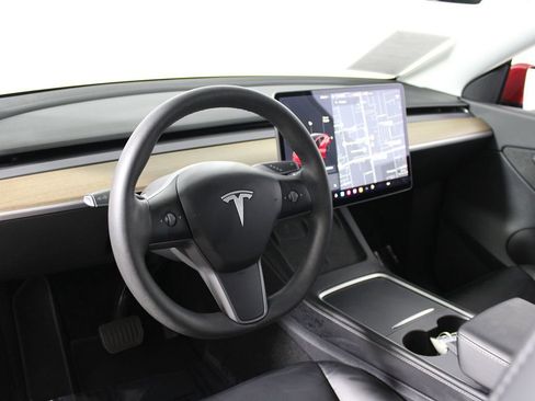 Used 2021 Tesla Model Y Long Range image 28