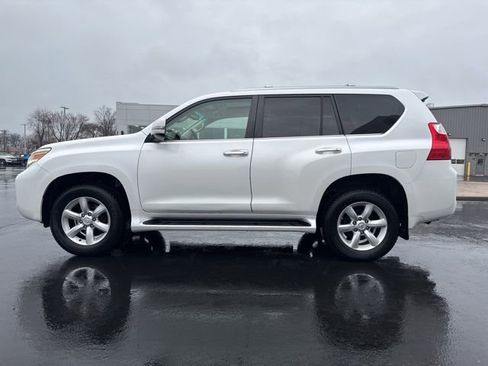 Used 2010 Lexus GX 460 image 4