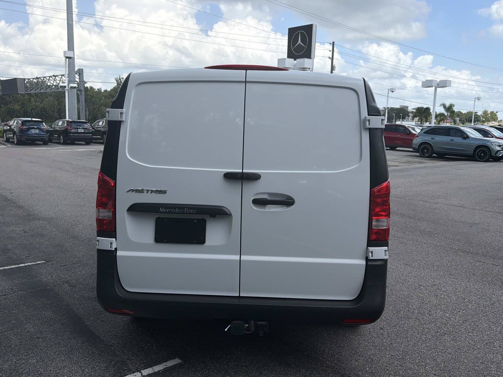 Used 2023 Mercedes-Benz Metris image 7