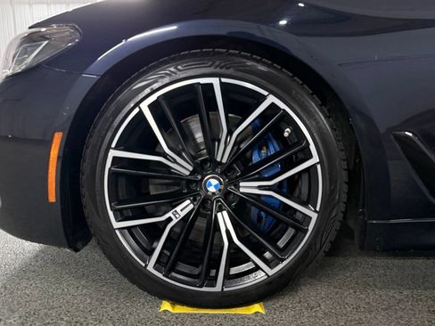 Used 2021 BMW M550i xDrive w/ Executive Package AWD/4WD image 16