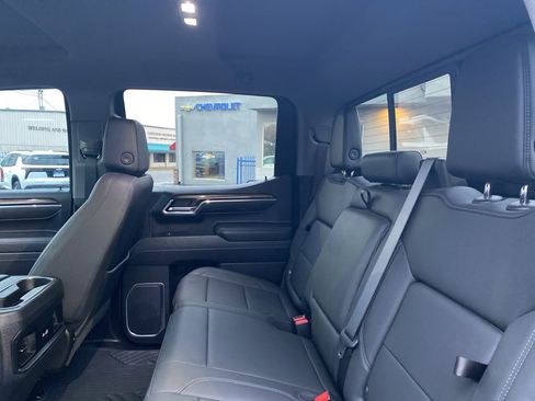 Used 2025 Chevrolet Silverado 1500 LT Trail Boss w/ Convenience Package II image 17