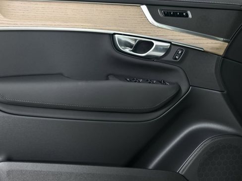 New 2026 Volvo XC90 B5 Core AWD/4WD image 6