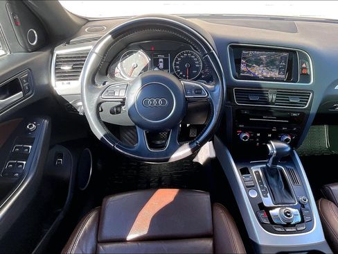 Used 2017 Audi Q5 2.0T Premium Plus w/ Technology Package image 4
