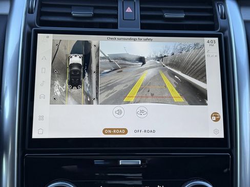 Certified 2025 Land Rover Discovery Dynamic SE image 26