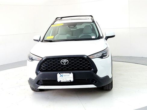 Certified 2023 Toyota Corolla Cross LE image 2