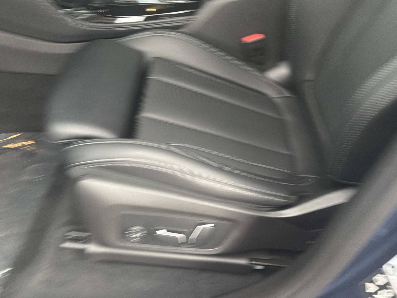 Used 2025 BMW X4 xDrive30i AWD/4WD image 19