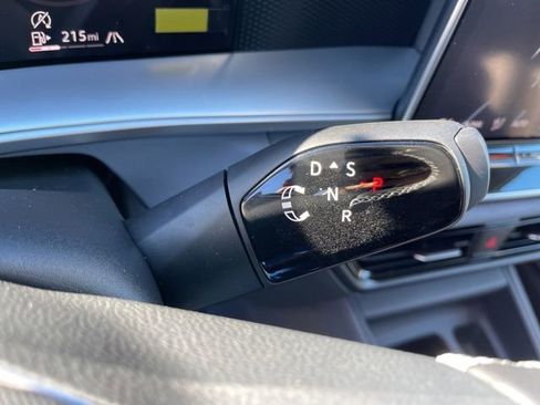 New 2026 Volkswagen Tiguan SE image 17