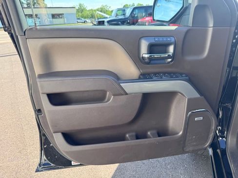 Used 2015 Chevrolet Silverado 1500 LTZ Z71 w/ LTZ Plus Package AWD/4WD image 11