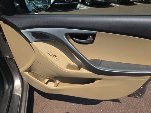 Used 2011 Hyundai Elantra GLS FWD image 17