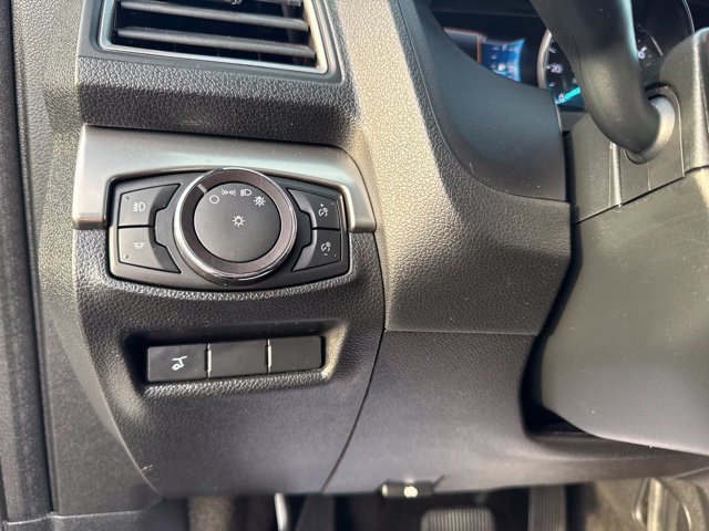 Used 2018 Ford Explorer XLT w/ Equipment Group 202A AWD/4WD image 20