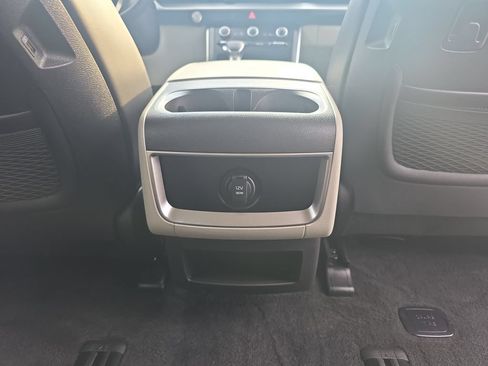 Used 2023 Kia Carnival LX FWD image 34