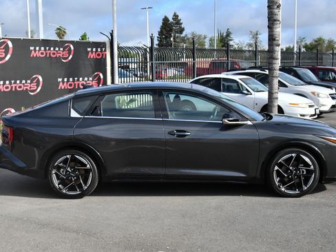 Used 2025 Kia K4 GT-Line w/ GT-Line Sunroof Package image 9